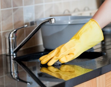 Professional oven cleaning service for a home kitchen in N4